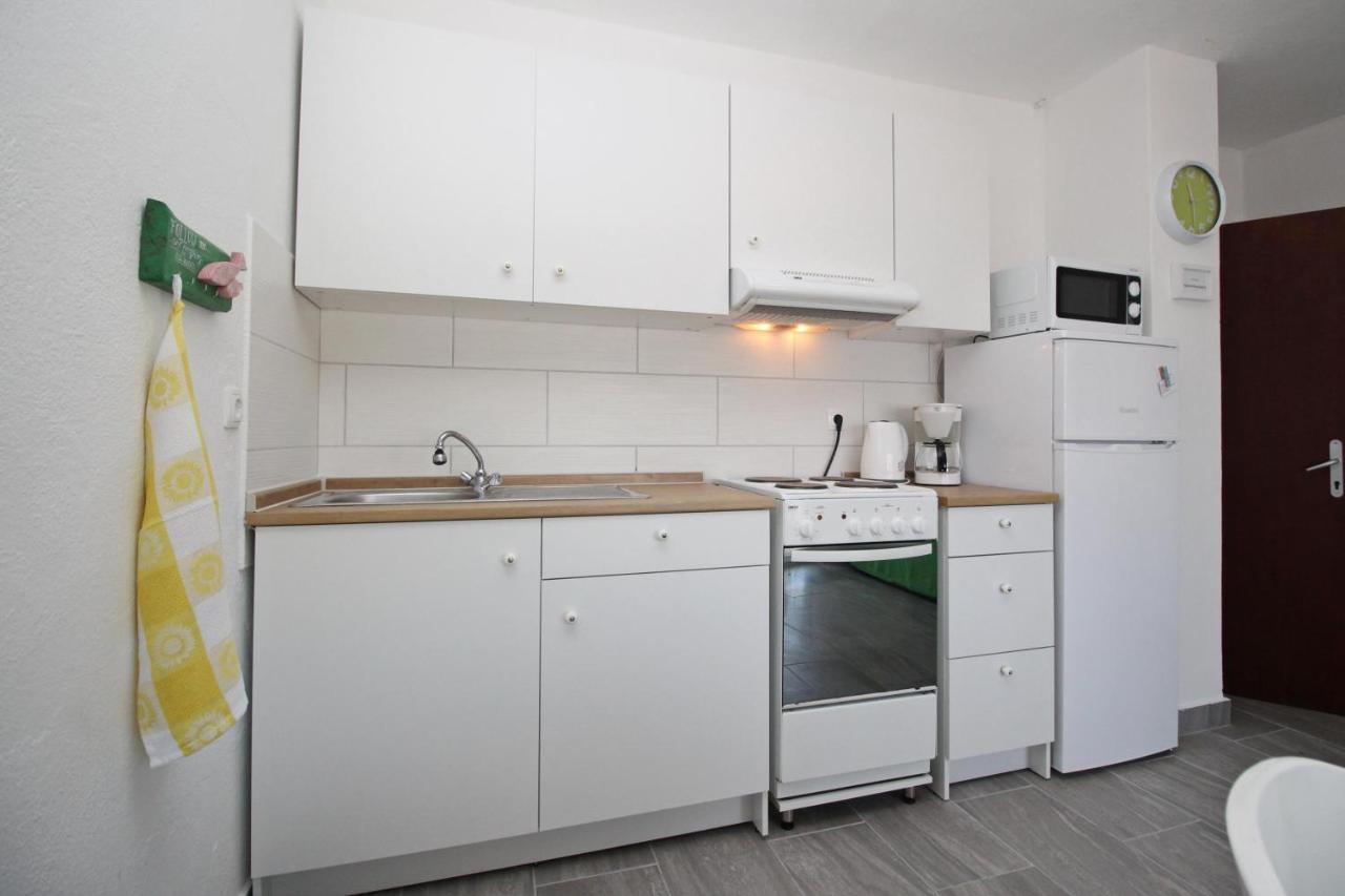 Rose 3 Apartment Baska  Bagian luar foto