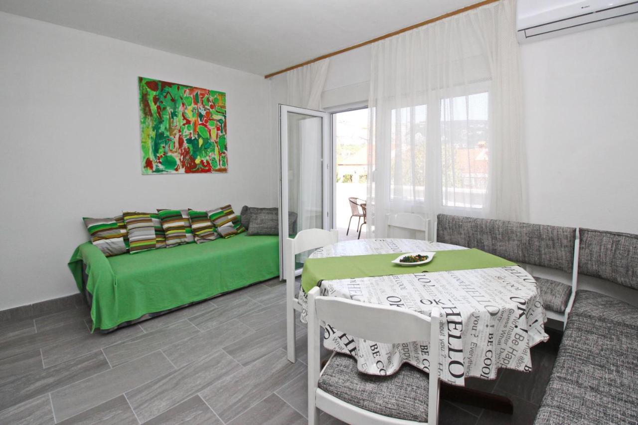 Rose 3 Apartment Baska  Bagian luar foto