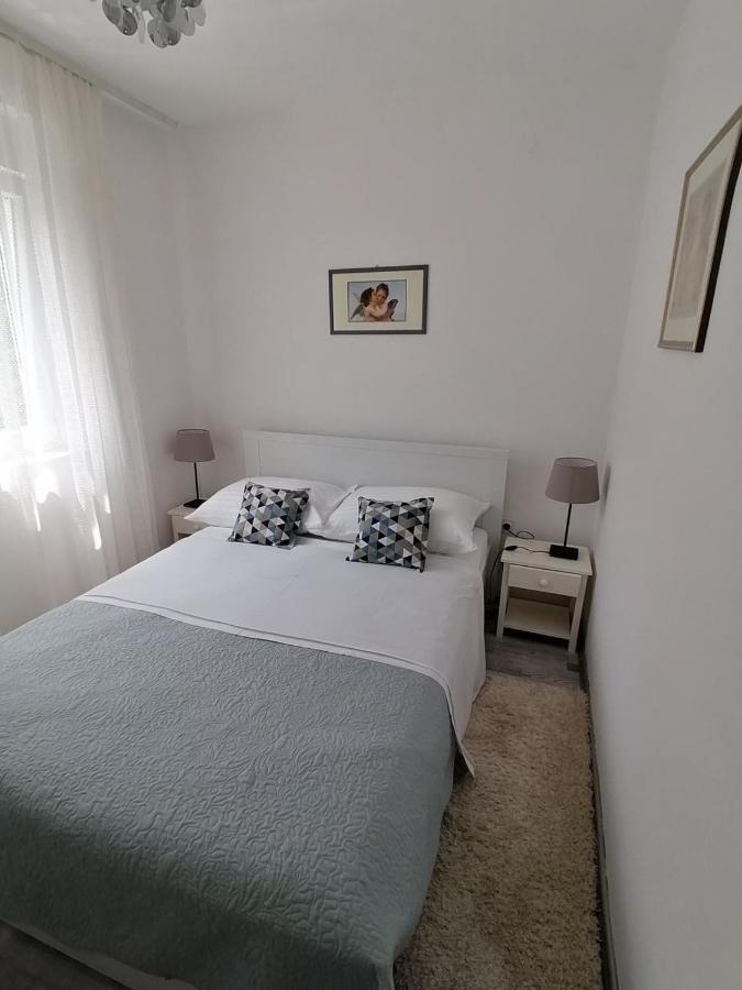 Rose 3 Apartment Baska  Bagian luar foto