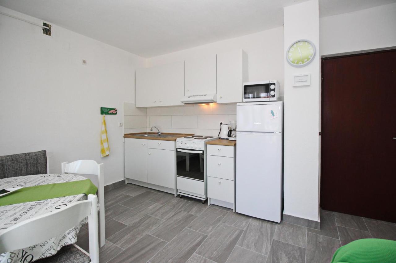 Rose 3 Apartment Baska  Bagian luar foto