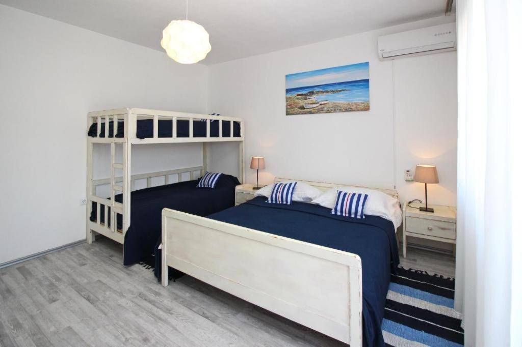 Rose 3 Apartment Baska  Bagian luar foto