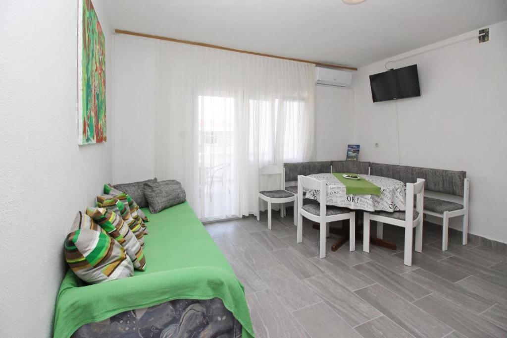 Rose 3 Apartment Baska  Bagian luar foto