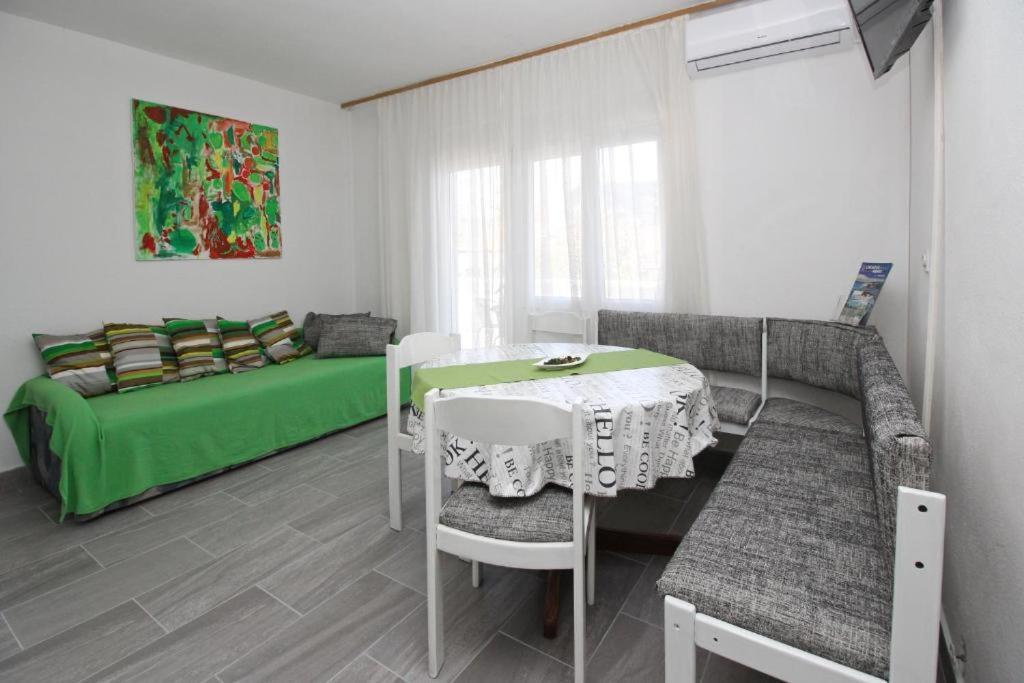 Rose 3 Apartment Baska  Bagian luar foto